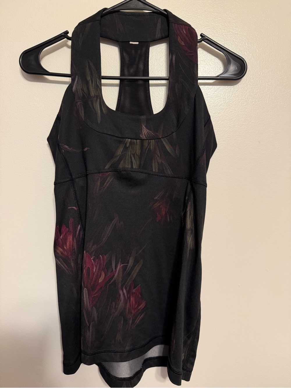 Lululemon Scoop Neck Tank Midnight Iris Multi/Black Best for Size 6 EUC